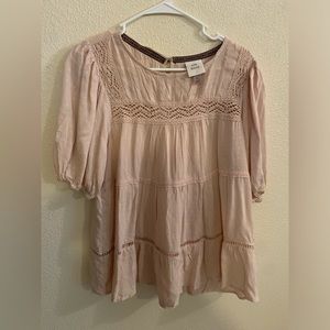 Knox Rose size M lightweight blouse.